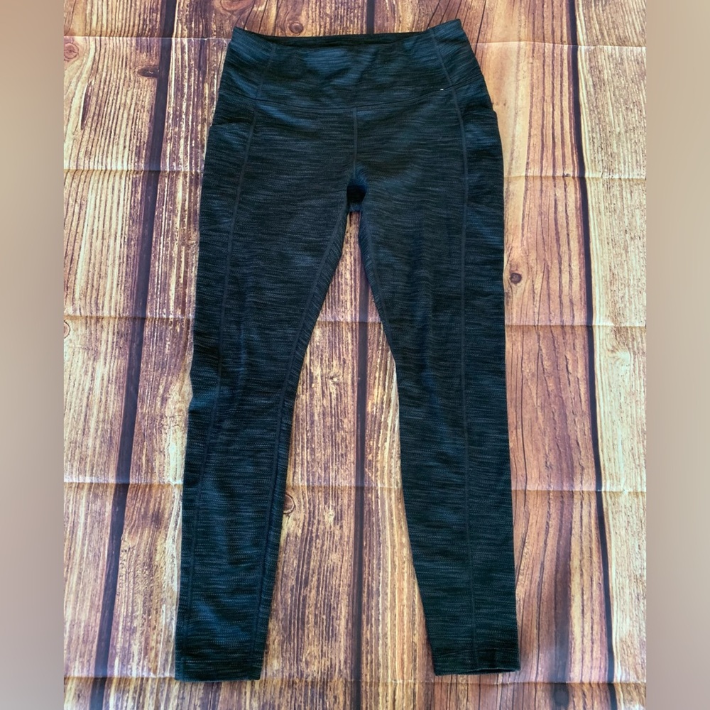 Mondetta Women's Mid Rise Performance and Luxury Gray Ankle Leggings Size: M